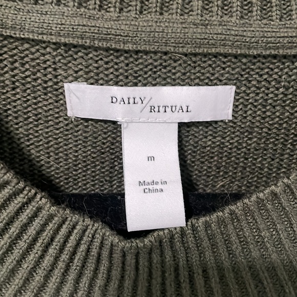 Daily Ritual Green Sweater - Picture 2 of 4